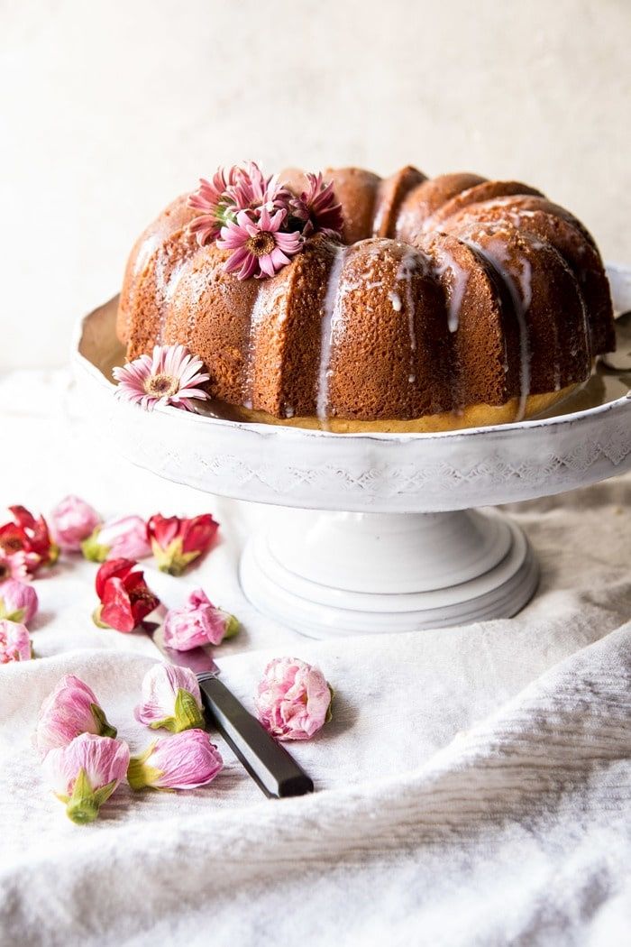 Tarta de Tres Leches de coco con remolino de queso crema | halfbakedharvest.com #pastel #mexicano #recetas #primavera