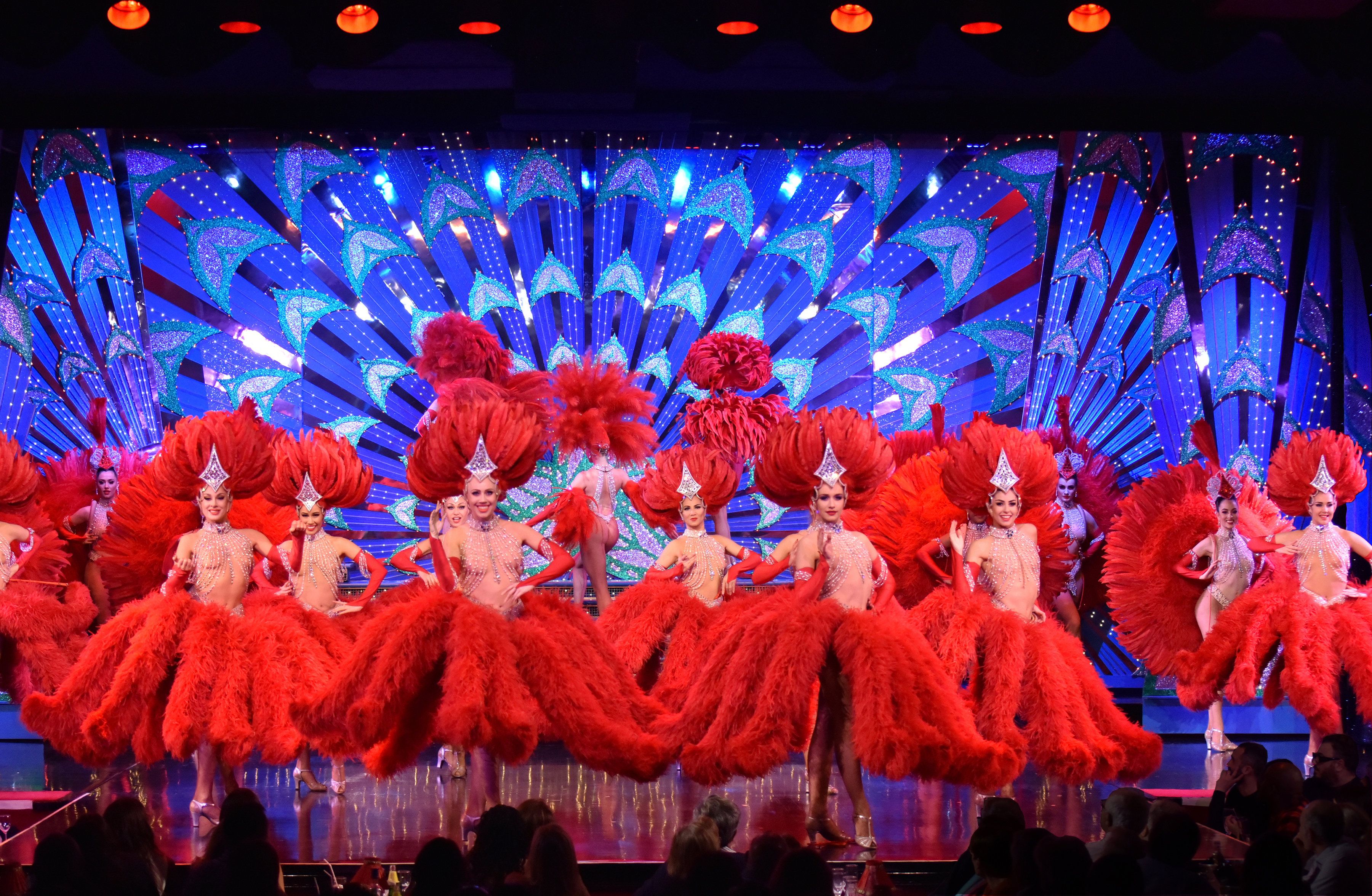 How Does The New Moulin Rouge The Musical Compare To The Real Thing In Paris Dance Magazine