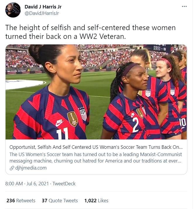 U S Women S Soccer Team Did Not Turn Away From The Flag Upworthy