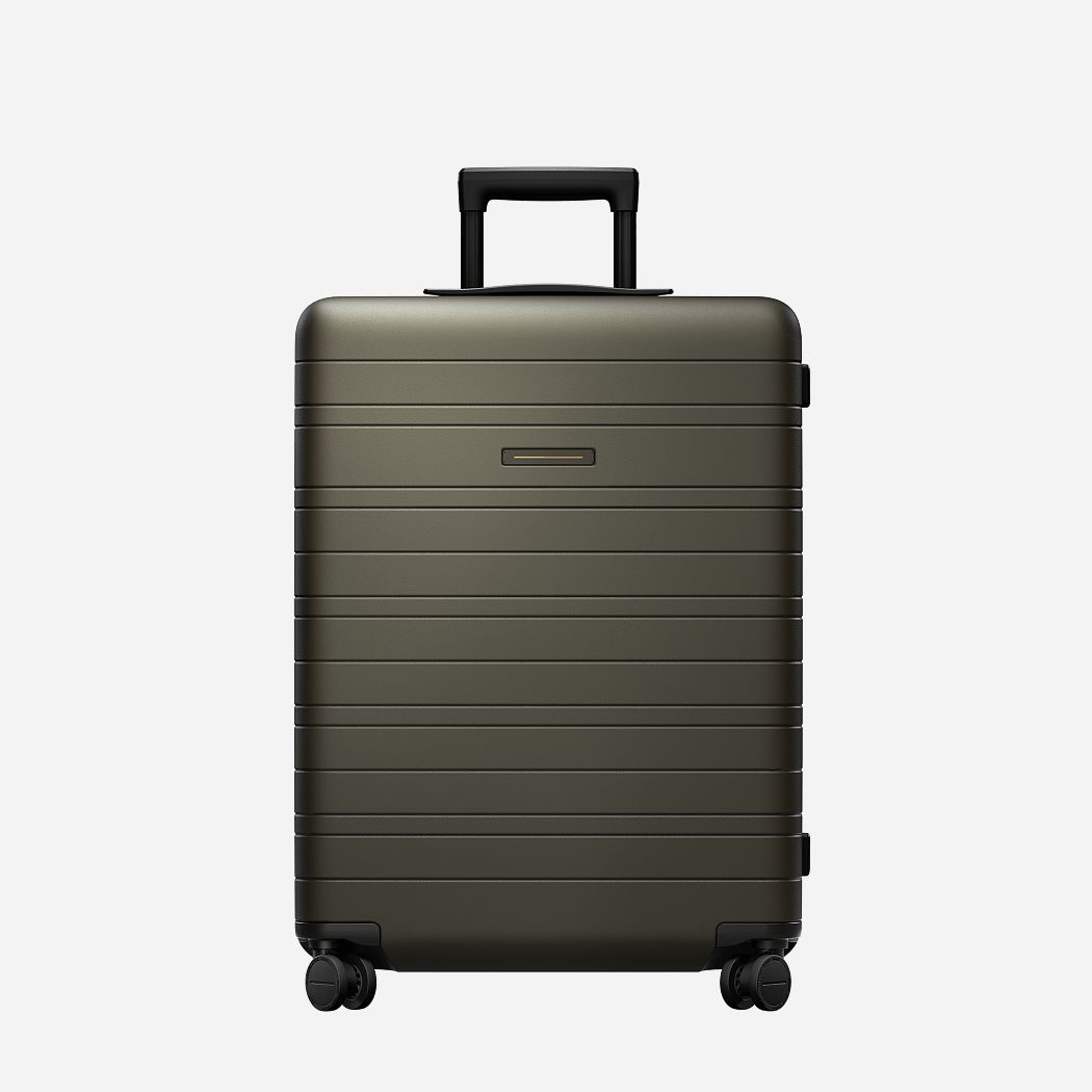 5 smart luggage bags that charge your 