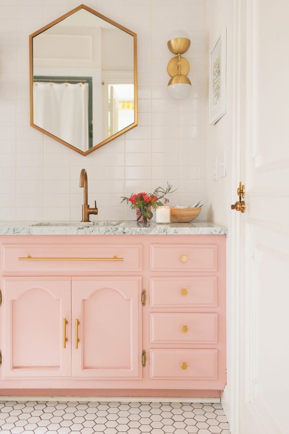 11 Bold and Beautiful Kate Spade New York-Inspired Bathroom Ideas - Brit +  Co