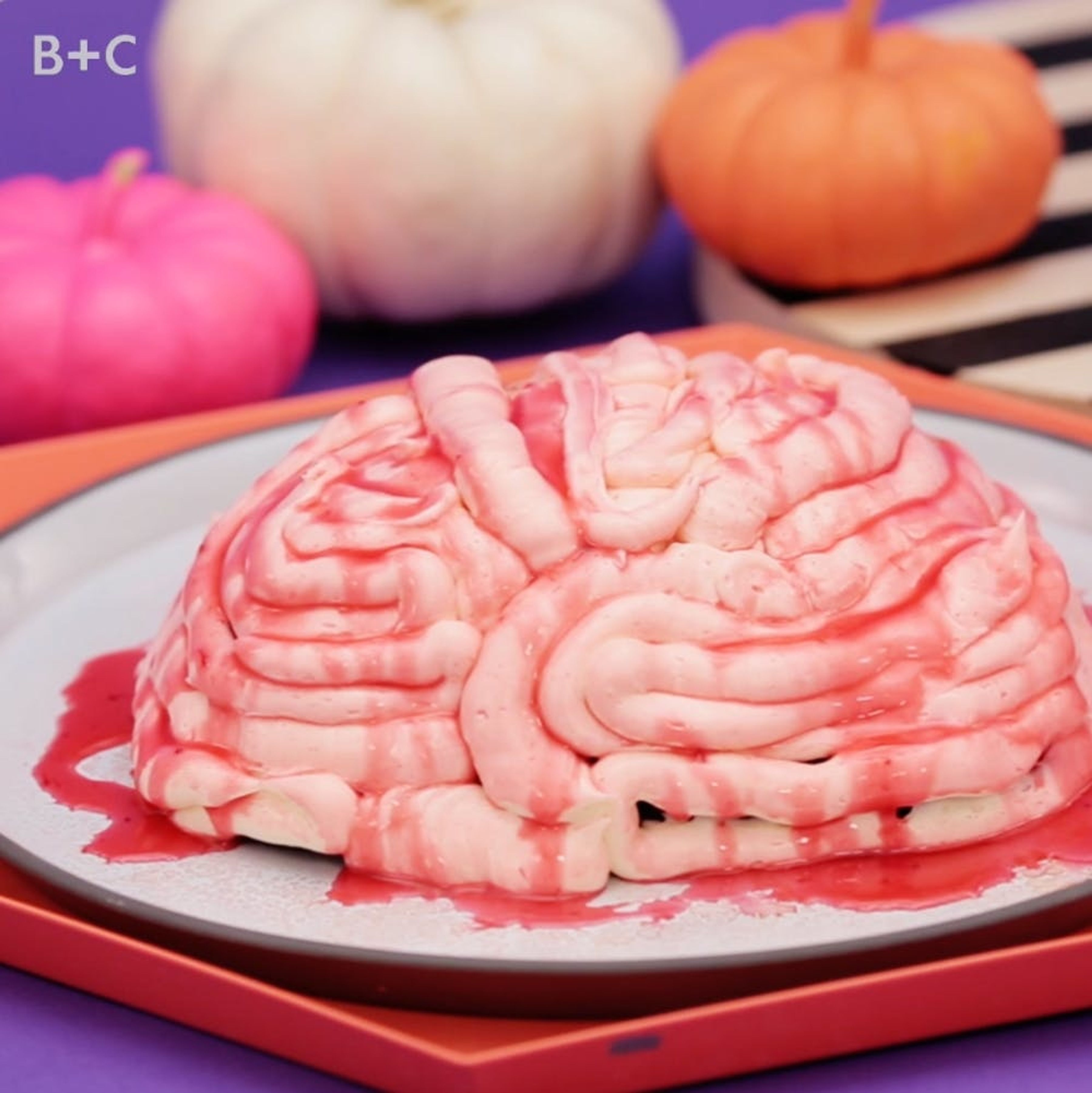 Step by Step Tutorial on how to make a Halloween Brain Cake - Sherbakes