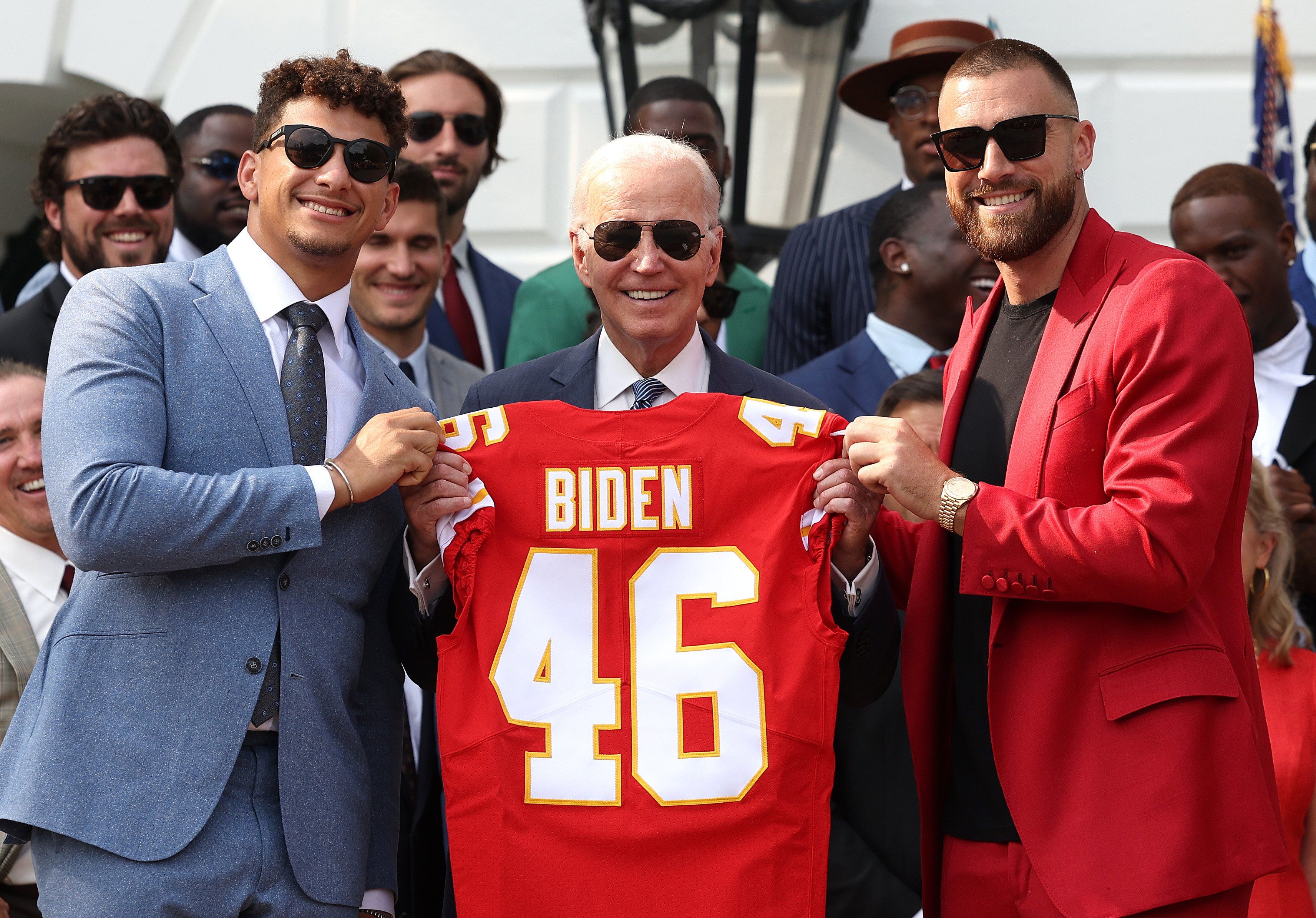 Travis Kelce jersey sales spike nearly 400 percent in wake of Taylor Swift;  Get it here 