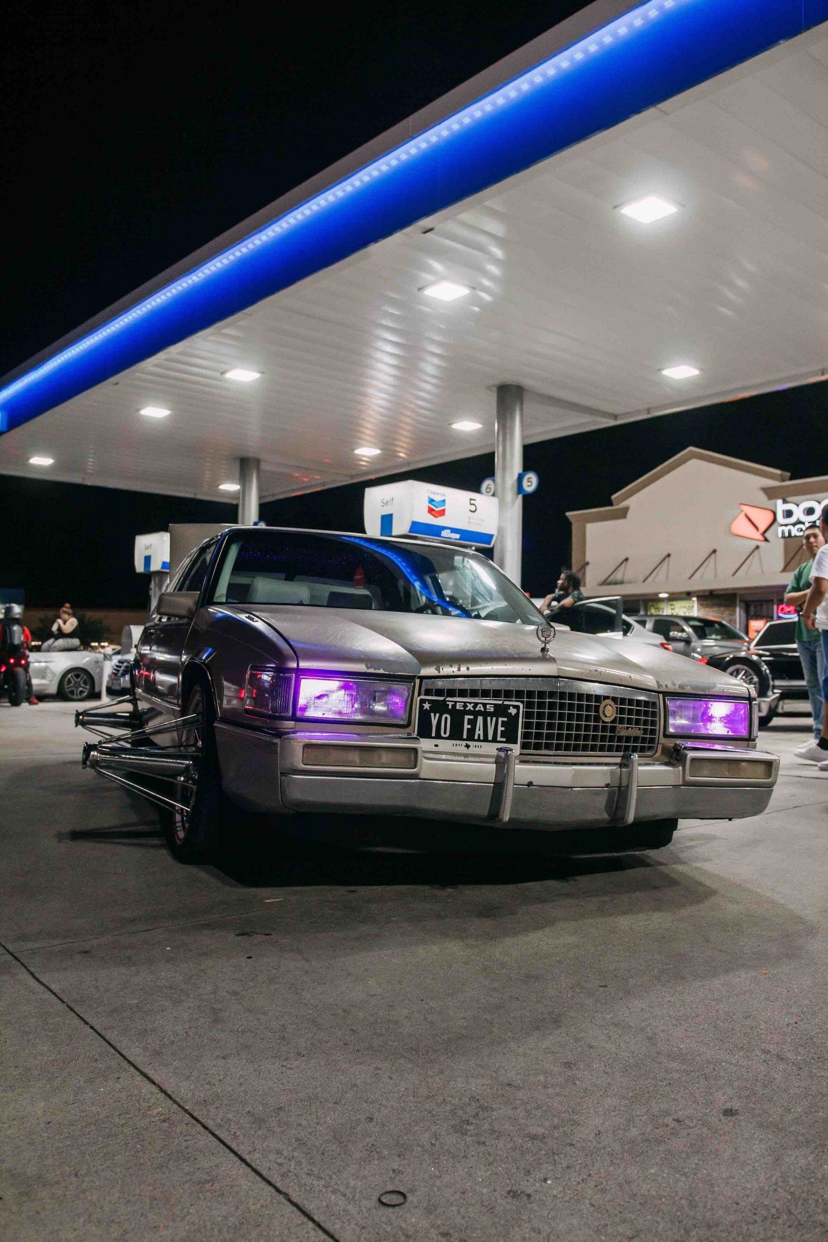 Swangin' through Houston's streets: Slabs, low riders and swangas