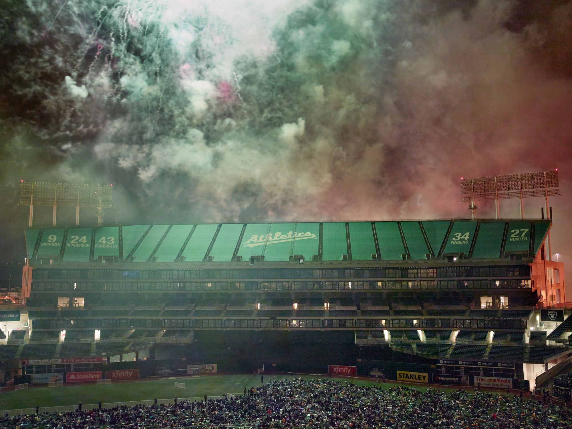 Red Sox host 'Dollar Beard Night' at Fenway 