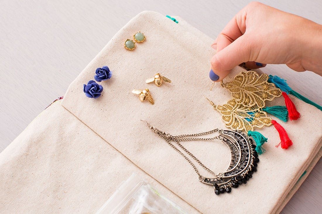 Style On-the-Go: How to Make a DIY Travel Jewelry Organizer - Brit + Co