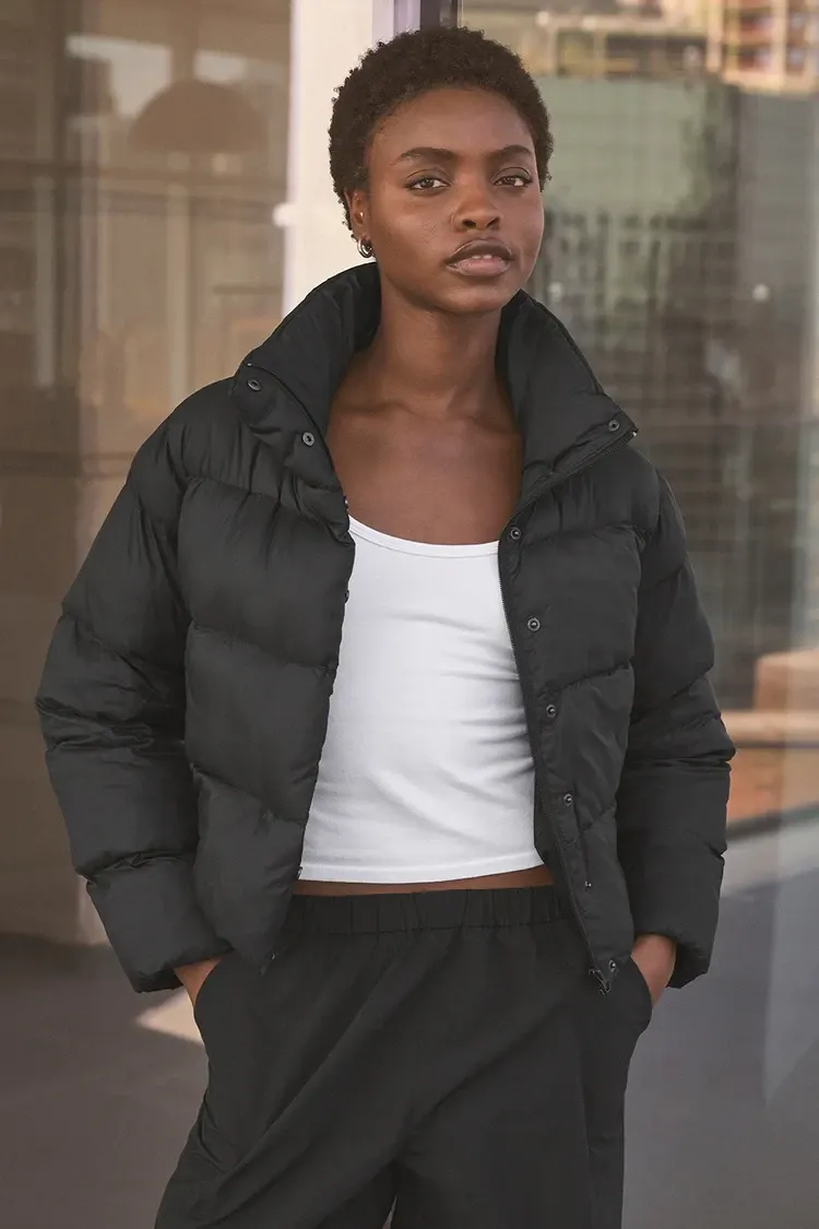 This Cropped North Face Sherpa Fleece Is Shockingly Warm& Cute