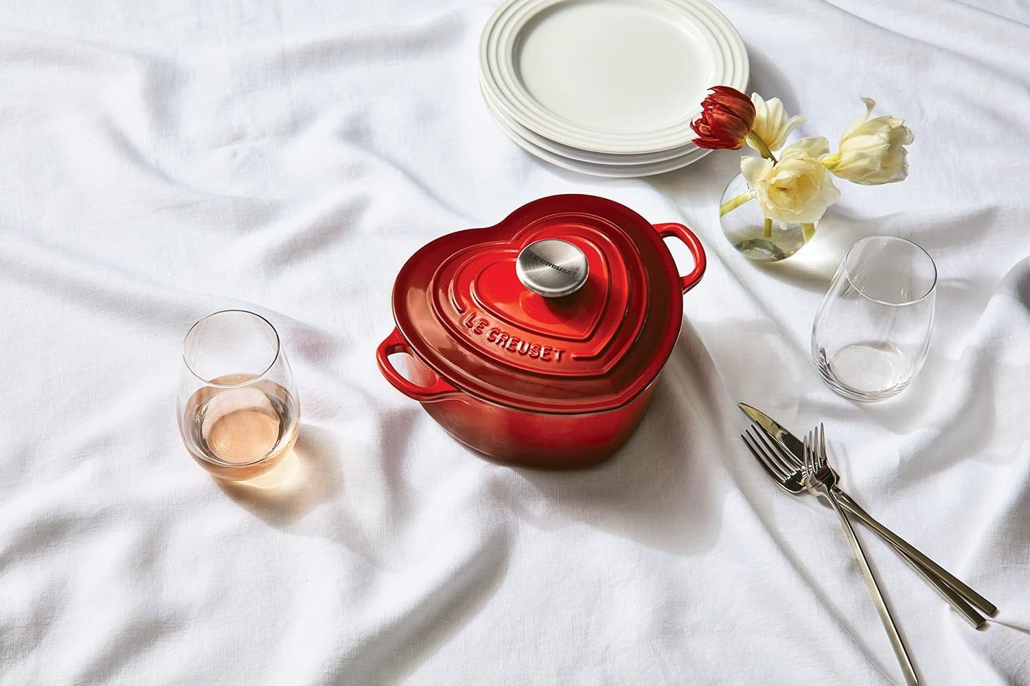 Le Creuset's Newest Color Combo Will Bring a Dose of Glam to Your Holiday  Table