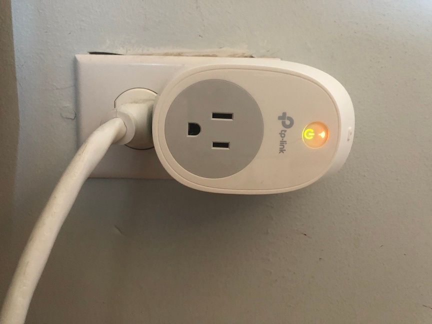 Reviewing TP-LINK HS100: The affordable smart plug with WiFi connectivity!