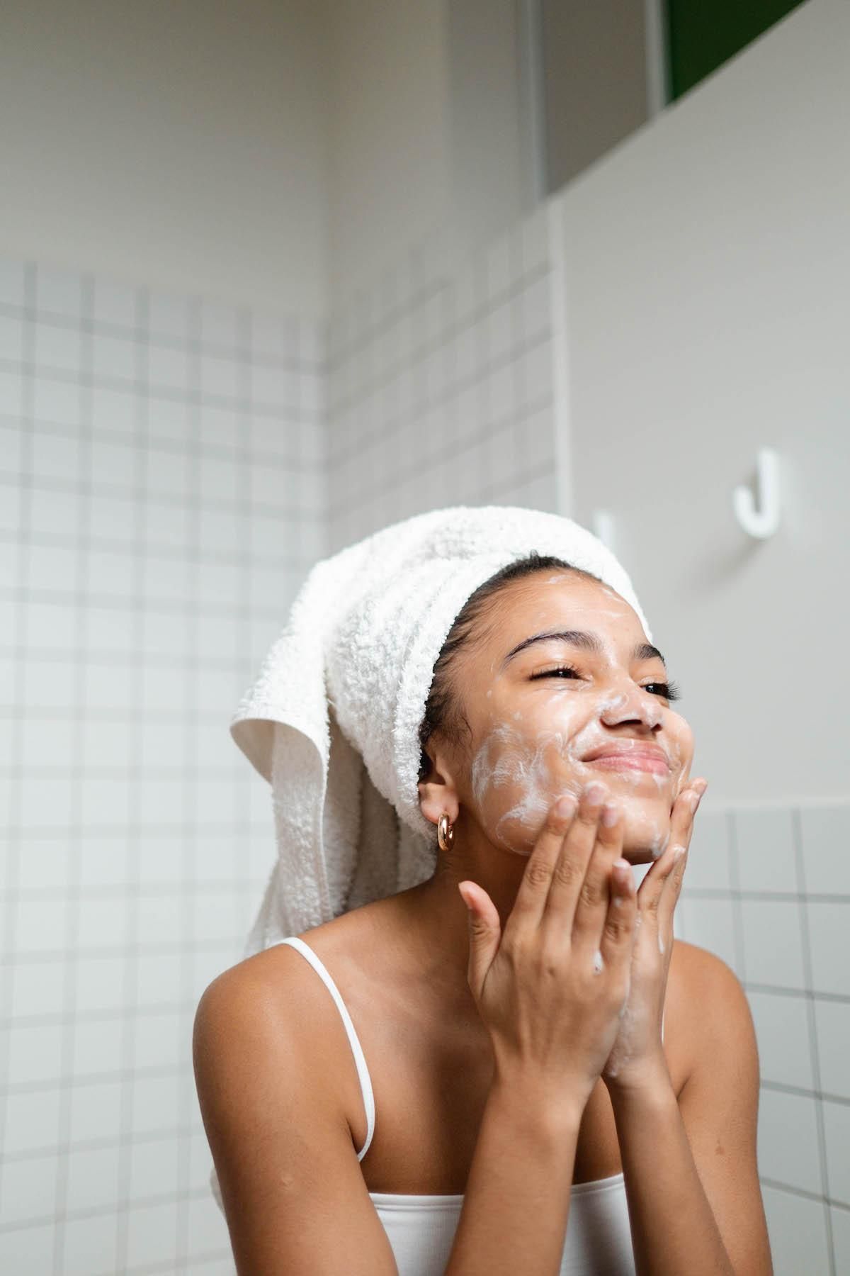 Should you wash your face with hot or cold water?