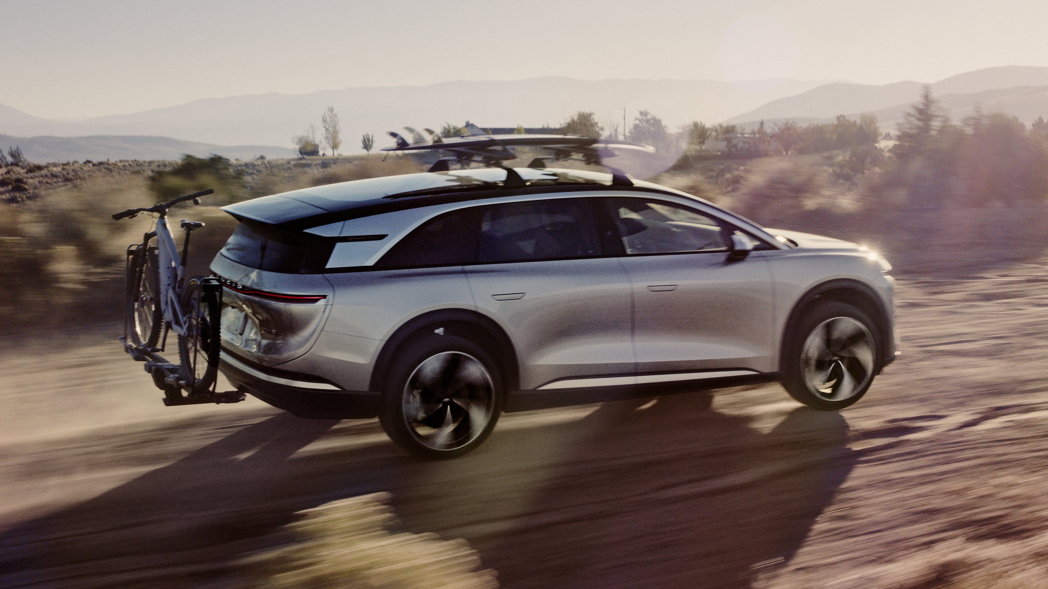 Lucid Gravity electric SUV unveiled with 440-mile range