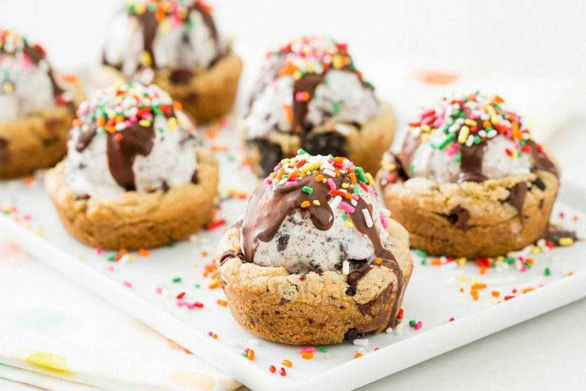 Marshmallow Ice Cream Sundaes in Cookie Bowls