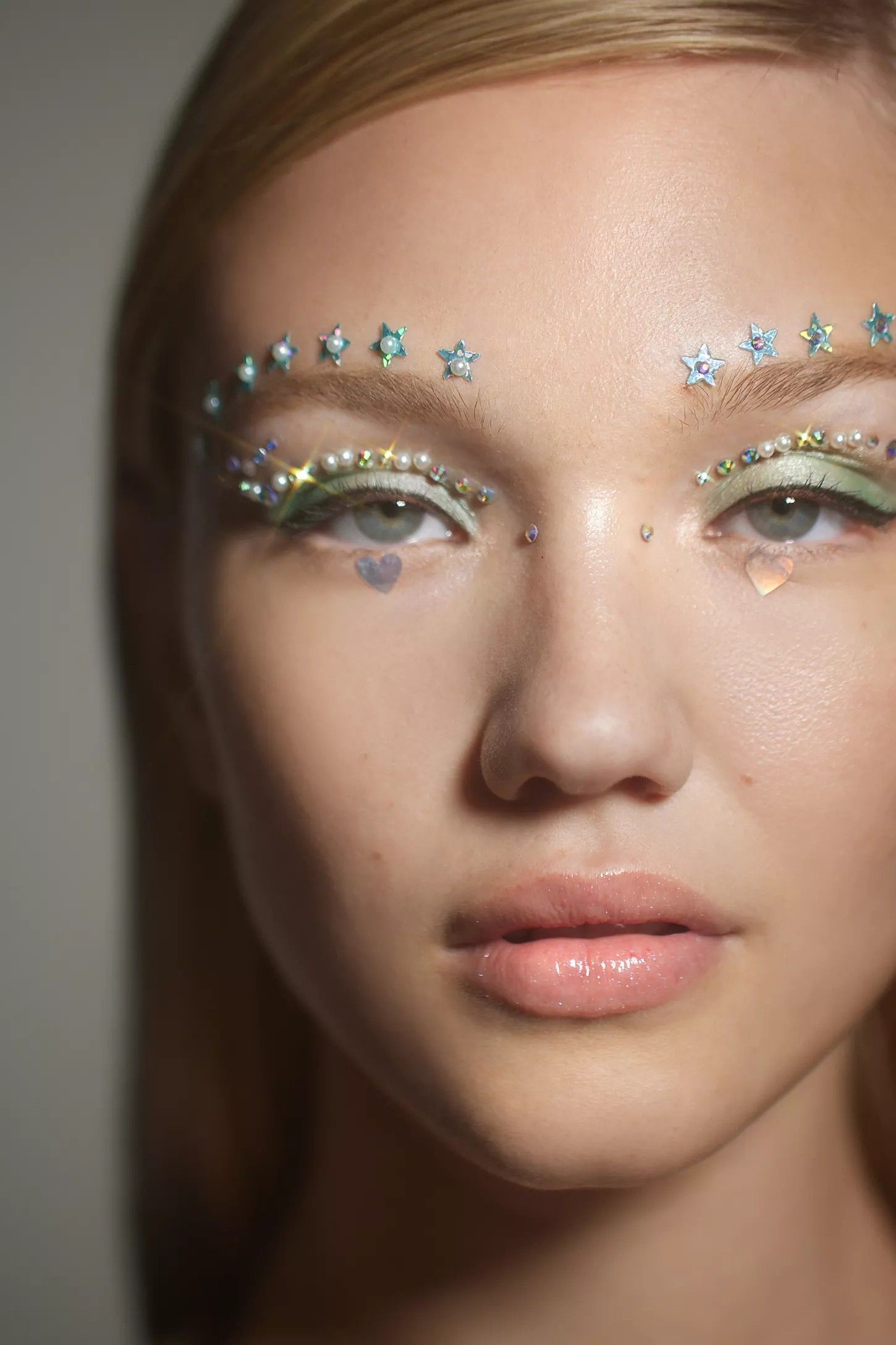 PaintLab Eye Gems, Self-Adhesive Rhinestones for Makeup, Face Jewels for  Beginners, Kids, Teens, and Women, Crystal Blitz