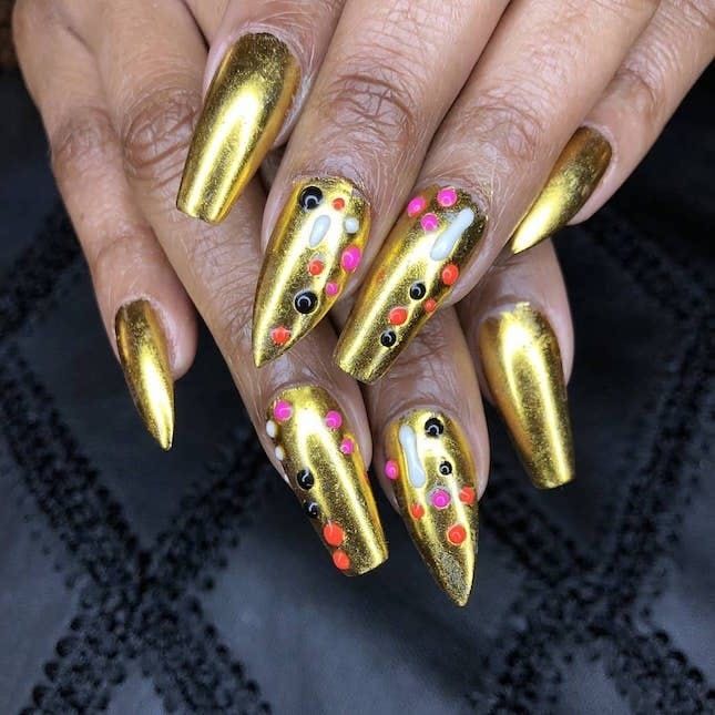 Sunny Nails - Gold Foil Nail Designs 🌹 Gold sparkles are