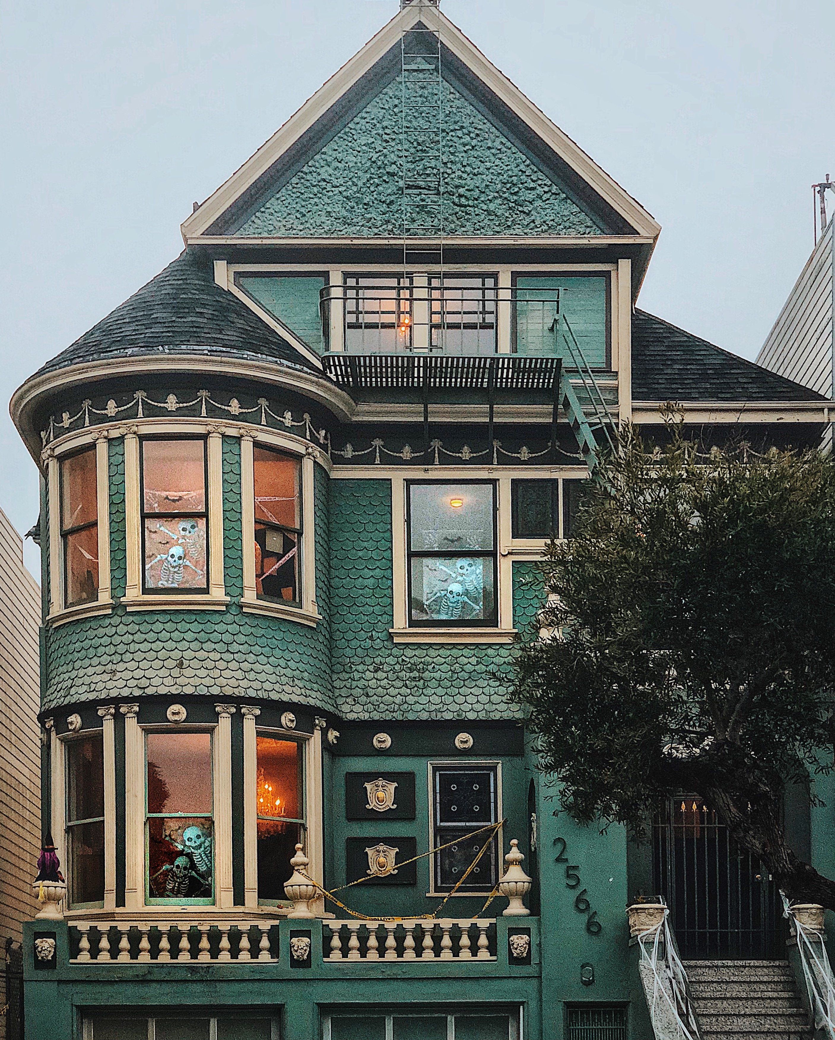 Spooky by the Bay: This Year's Best Halloween Houses in San Francisco - 7x7  Bay Area