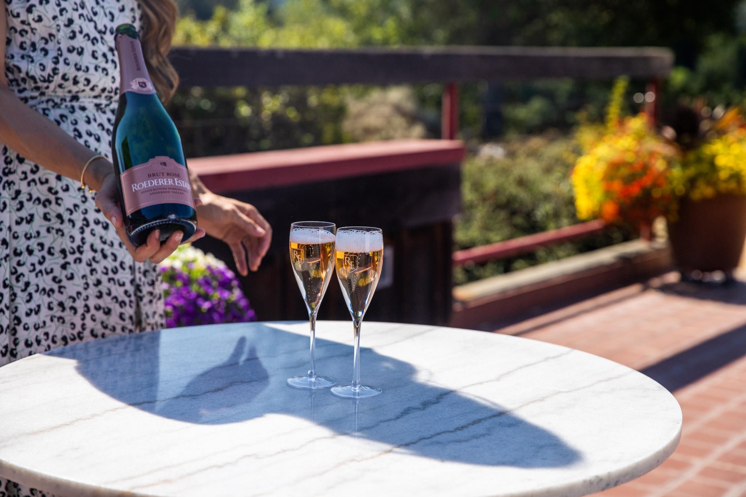 Gems Wine Glass: Amber (Set of 4) - SFMOMA Museum Store