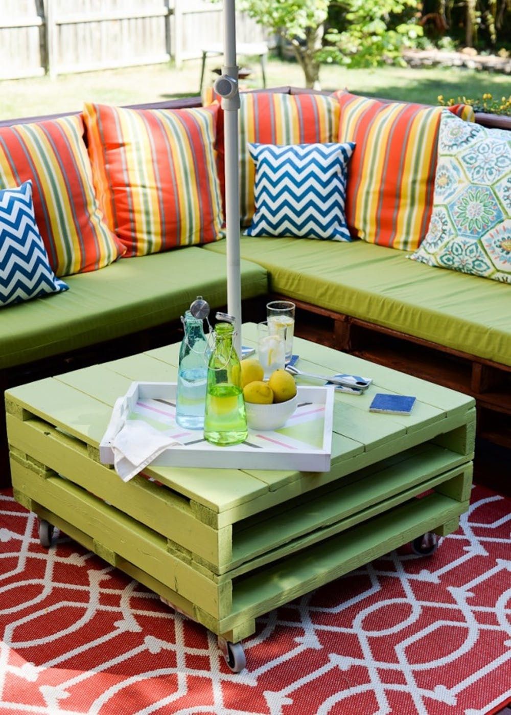 Pallet outdoor coffee deals table