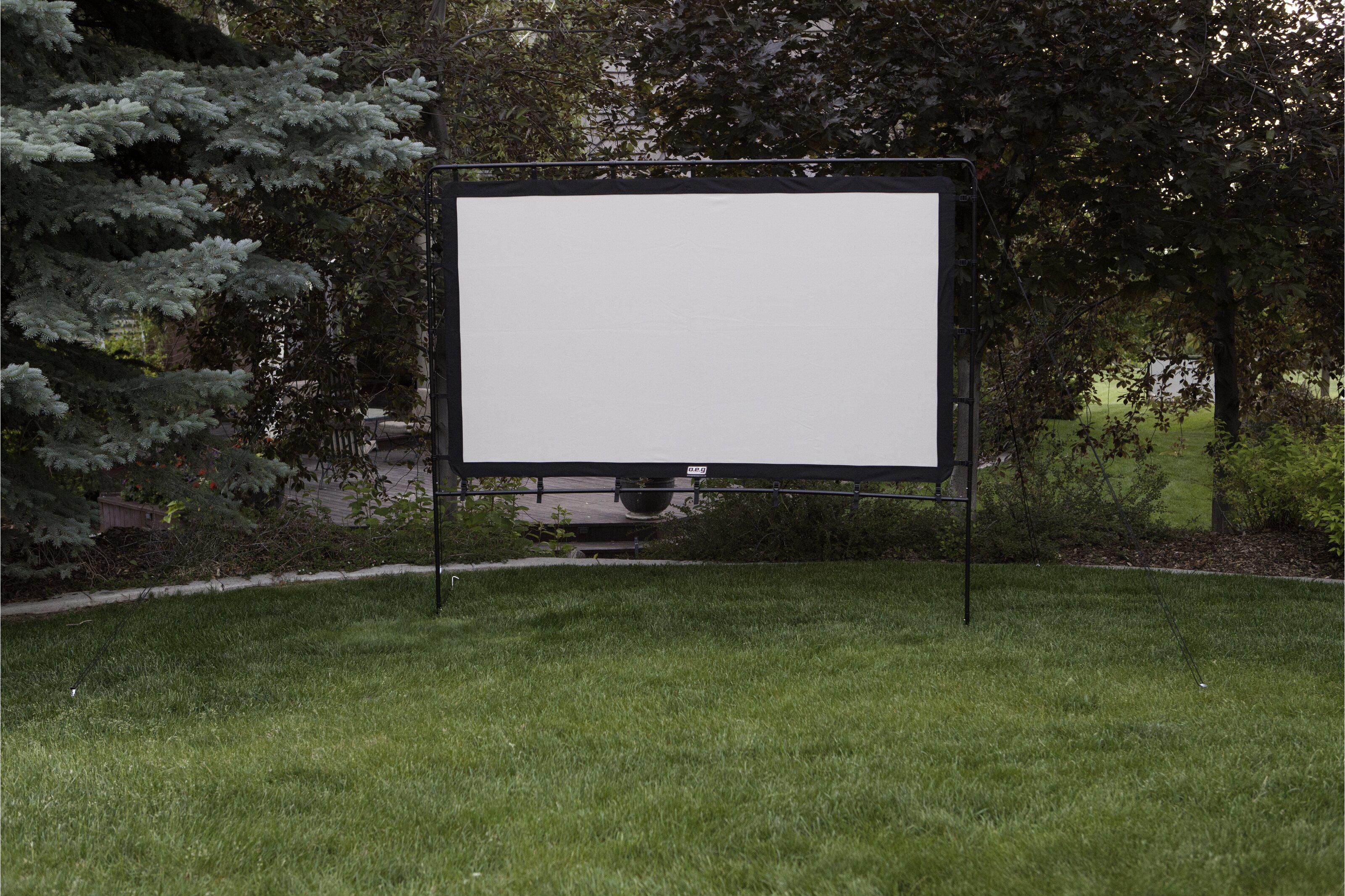 How To Host An Outdoor Movie Extravaganza Brit Co