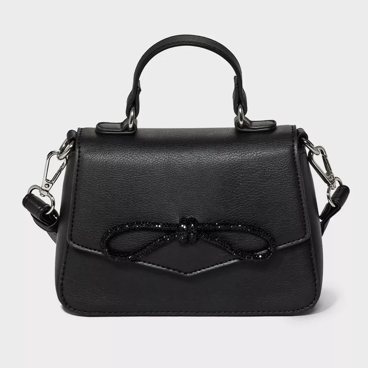 Big purses target outlet