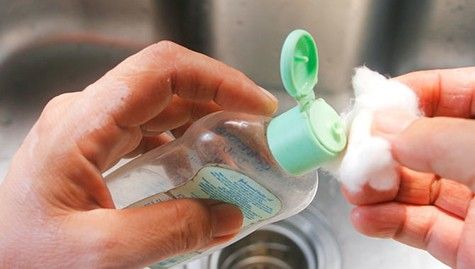 Remove Hair Dye from Skin Step 3