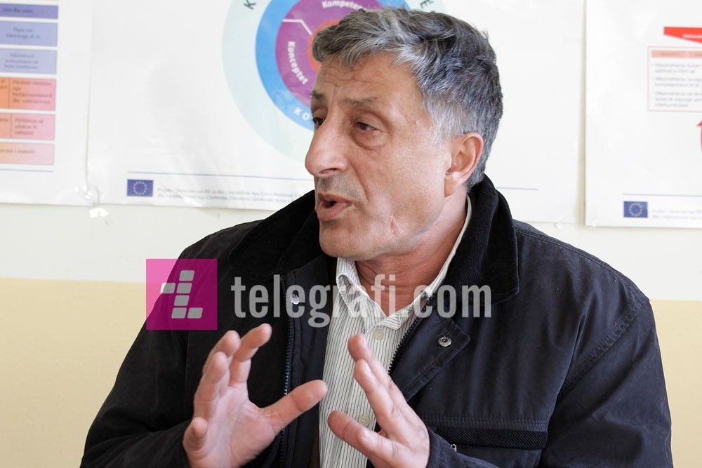 2016/01/Rrahman-Jasharaj-viziton-grevistet-ne-shkollen-nazim-gafurri-foto-ridvan-slivova-02.jpg