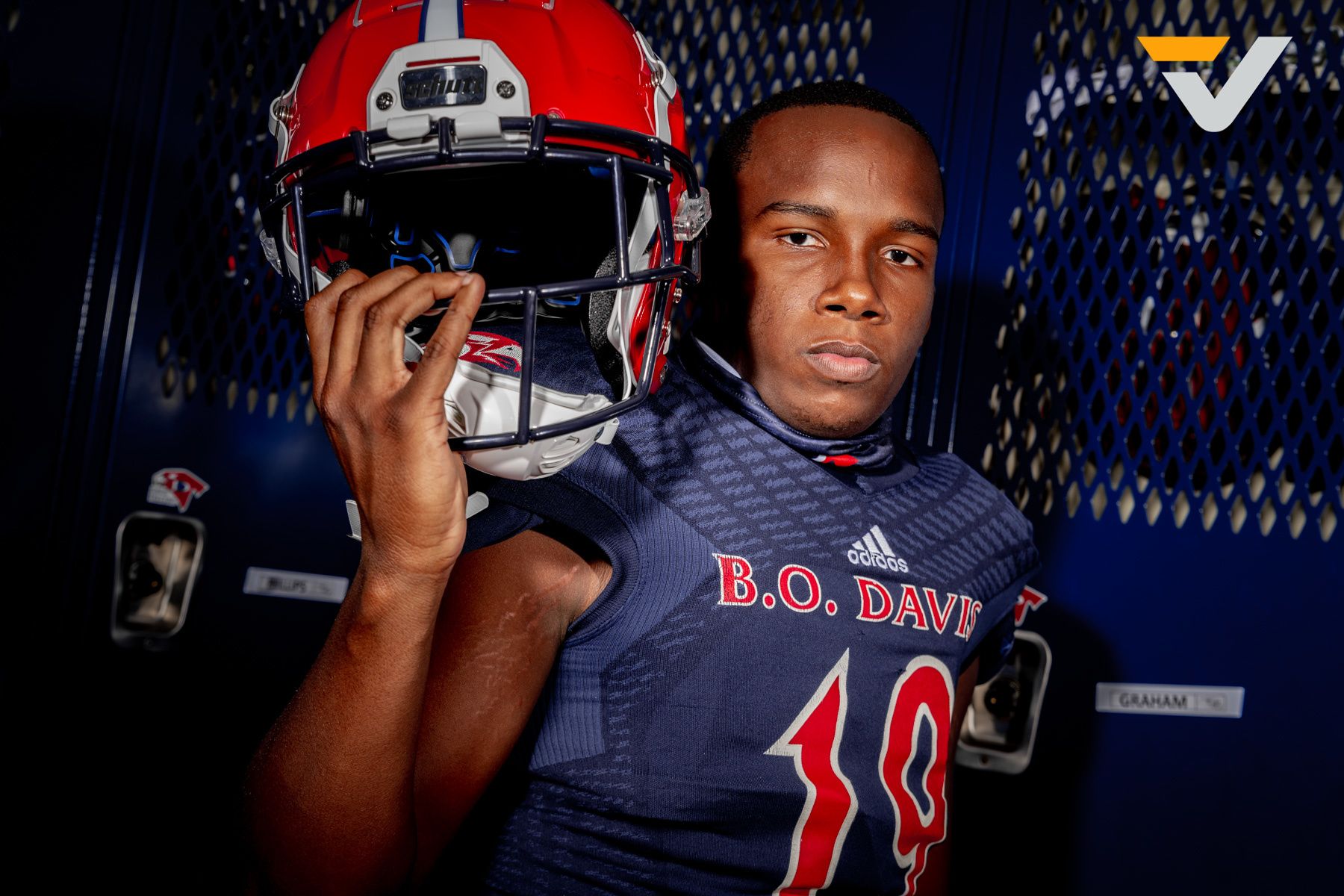 aldine davis football helmet Aldine ISD Magazine Feature: Putting on the Hardhat
