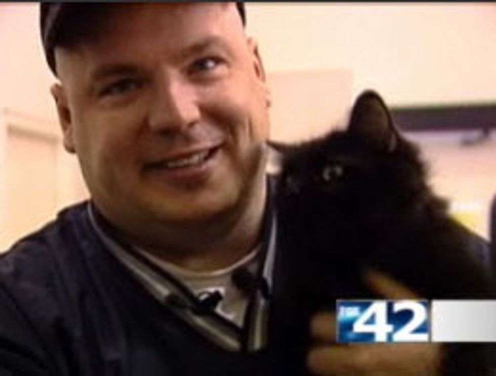 Cat Reunites with Owner after Missing for 2 Years