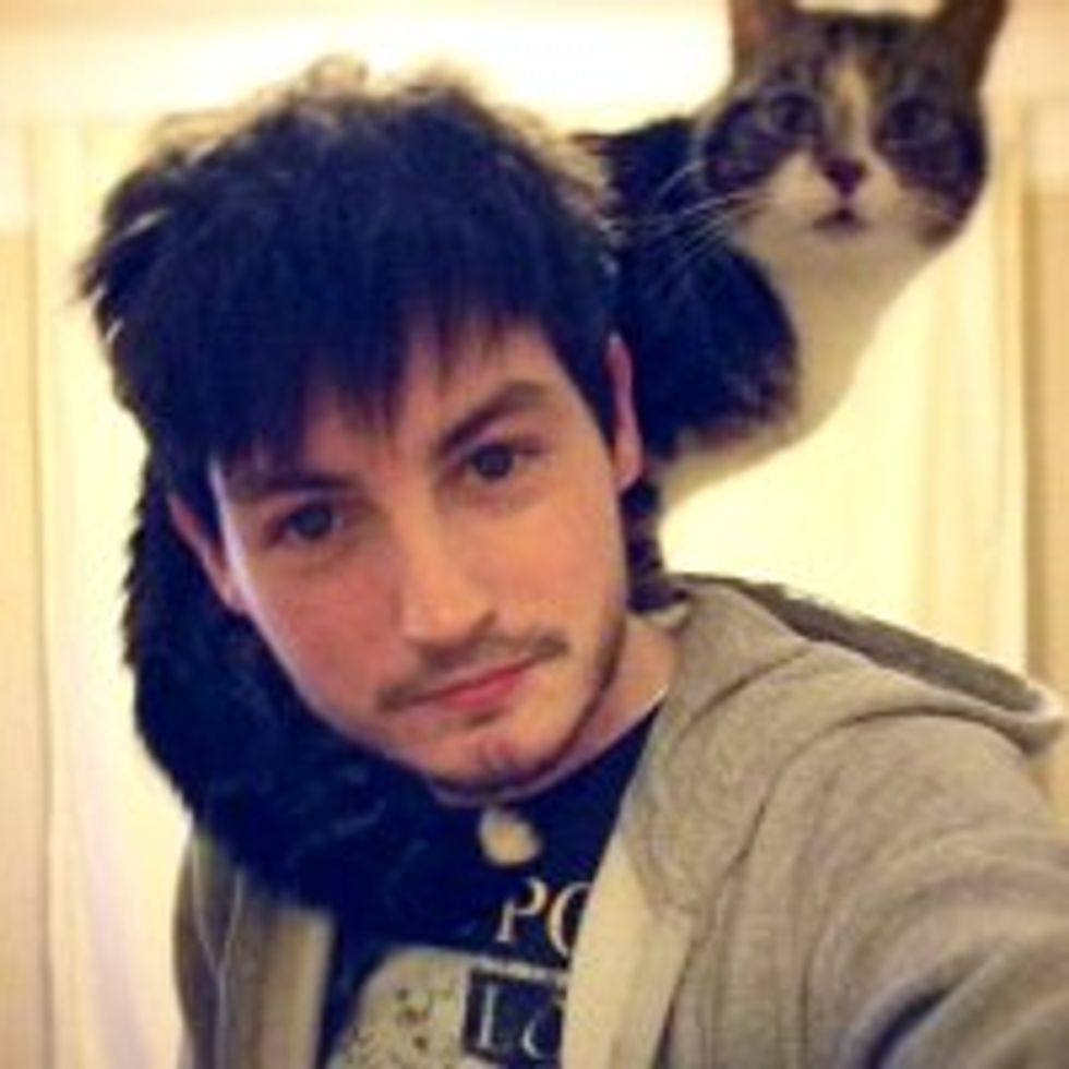 Men Who Proudly Carry Their Shoulder Cat