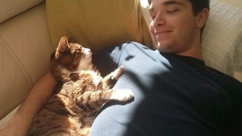 Mowgli the Cat is This Man's Best Friend for 20 Years!