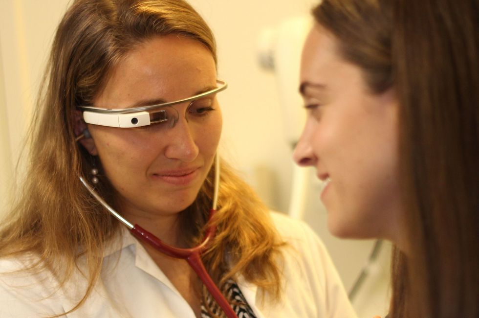 Medical Care In A Blink Of An Eye: Your Doctor On Google Glass