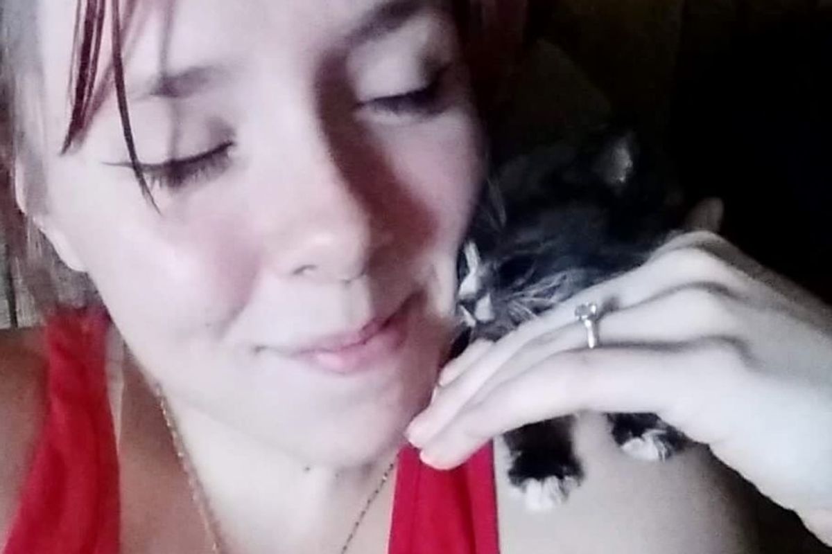 Young Woman Won't Give Up on Kitten When Others Say He Doesn't Have a Chance