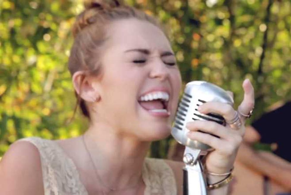 Miley Cyrus Makes Her Godmother Dolly Proud With "Jolene"