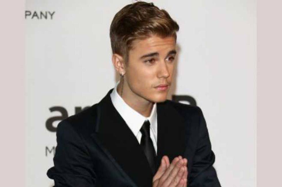 Justin Bieber Gets Baptized In Bathtub, Racism Magically Washed Away