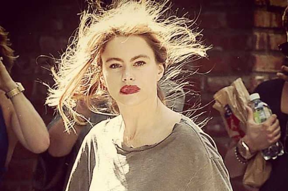 Jesse Tyler Ferguson Captures Sofia Vergara At Her Finest, Posts Pic Online