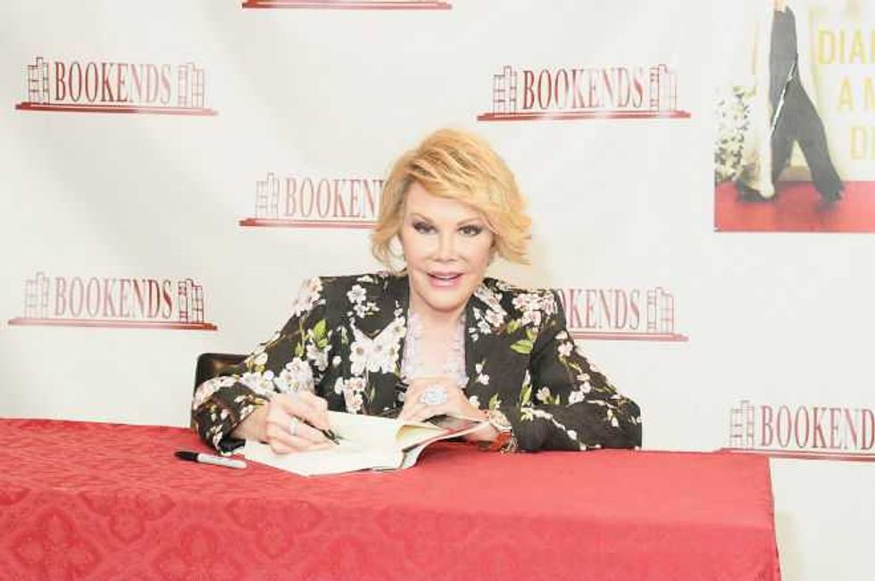 Joan Rivers—Doctor Allegedly Taking Selfies During Surgery Leading To Her Death