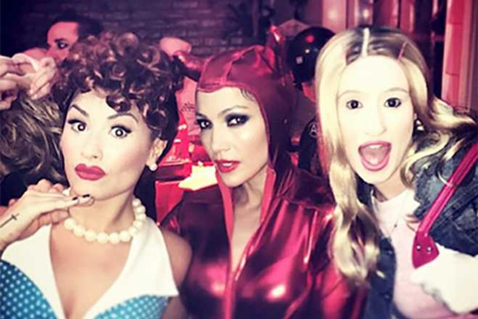 Iggy Azalea Takes Dig At Snoop Dogg With 'White Girls' Halloween Costume