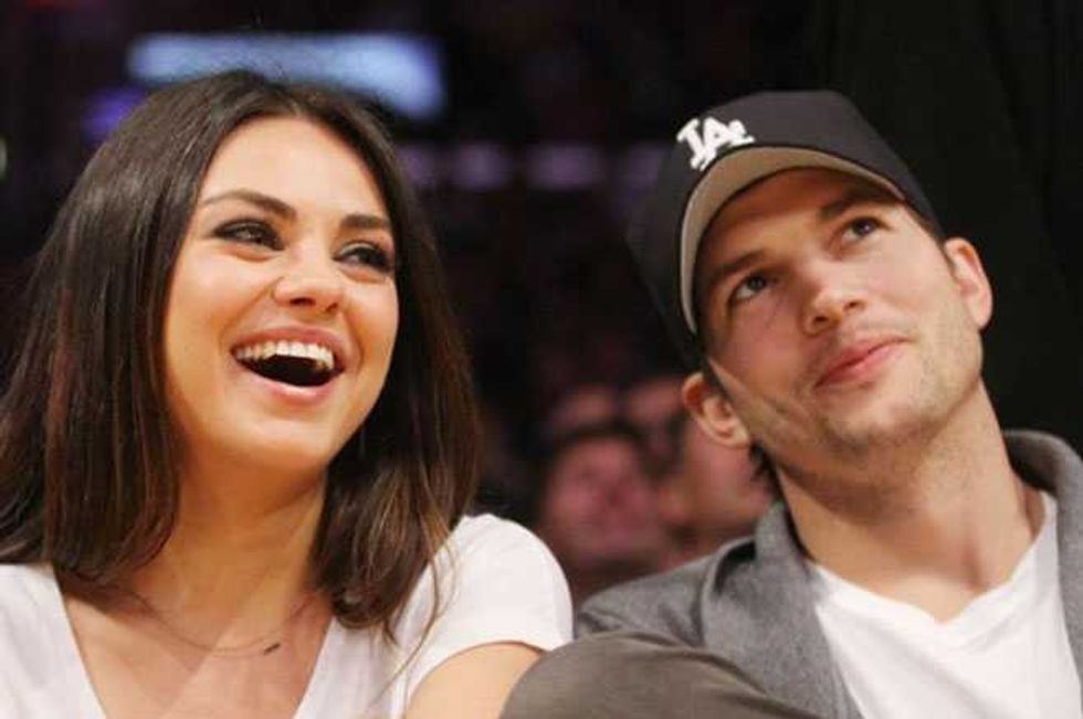 Ashton Kutcher And Mila Kunis Got Married!