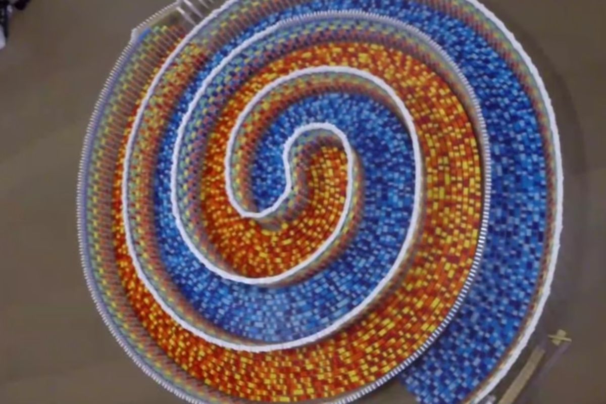15000 domino triple spiral video