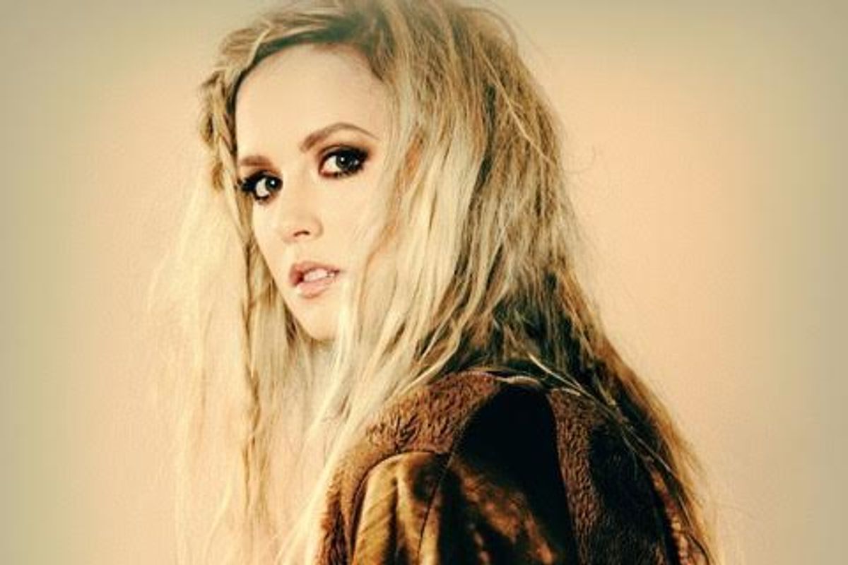 Exclusive Premiere: "Lioness" by Strae