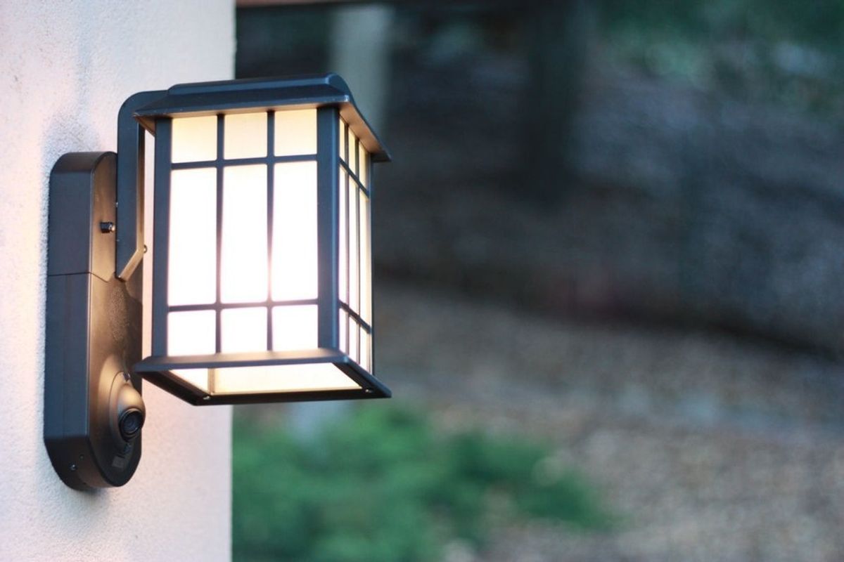 Review Maximus Smart Security Light, A 3-in-1 Smart Home Device