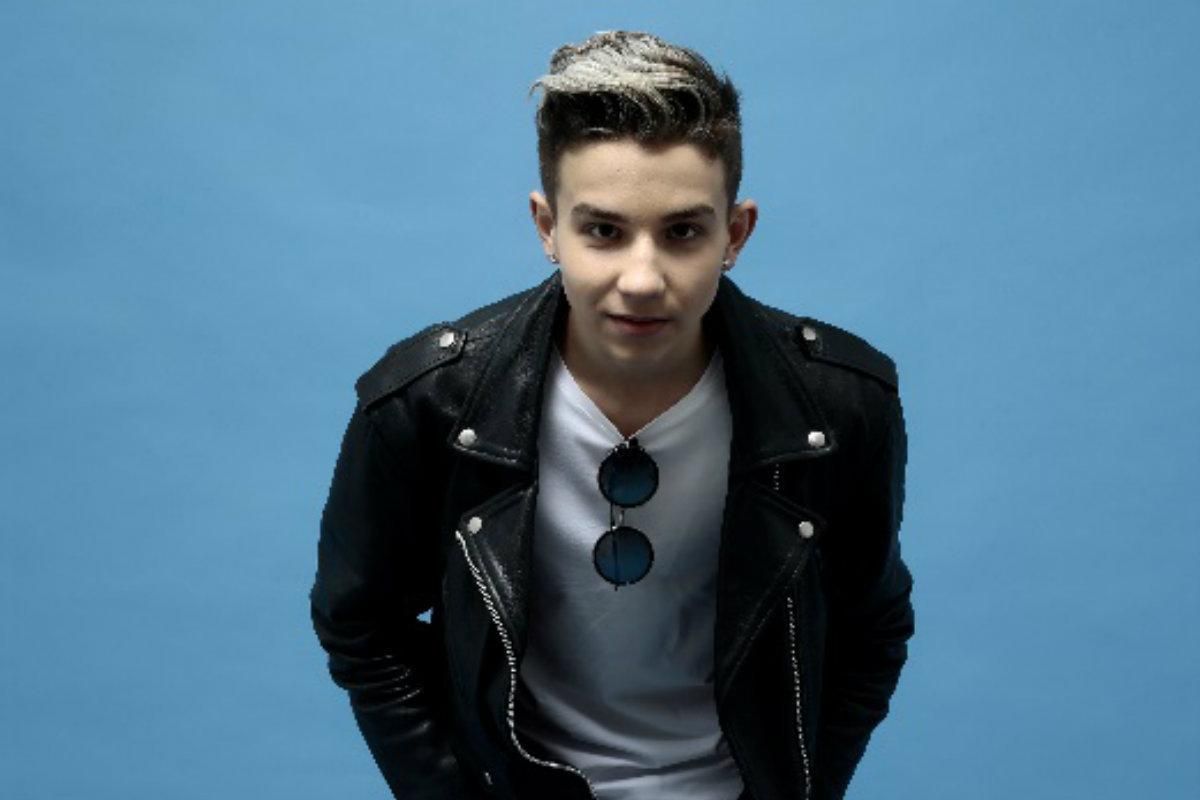 Listen | FINN MATTHEWS calls out the devilish "Julia" in new song