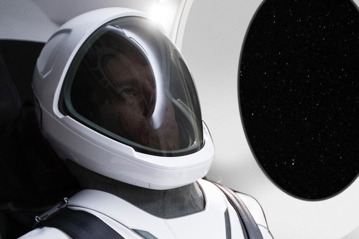 Elon Musk shows off SpaceX spacesuits