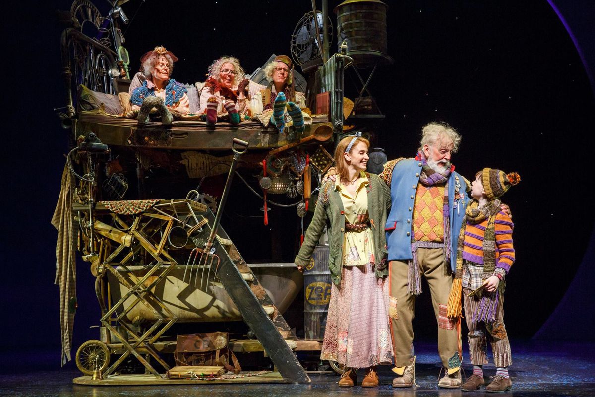 Charlie and the family in Charlie & the Chocolate Factory.