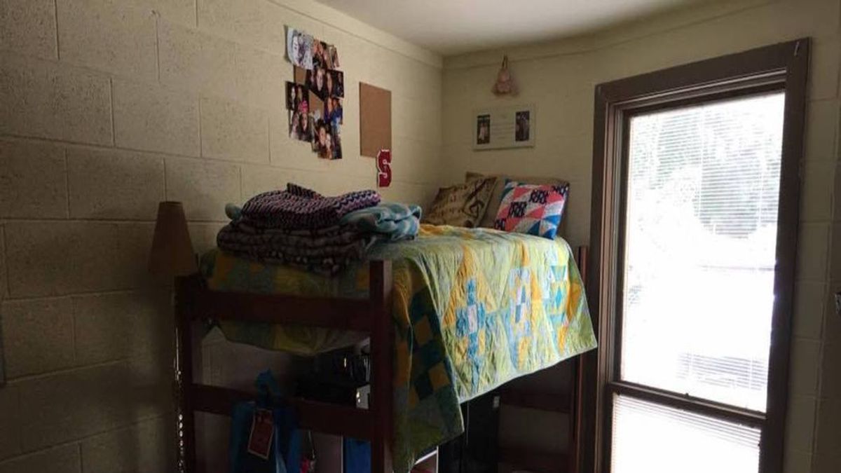 15 College Necessities You OBVIOUSLY Need In Your Dorm