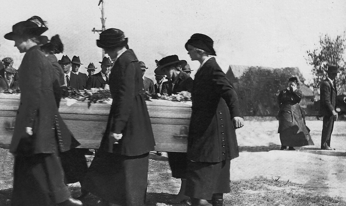 7 Things You Should Know As A Female Pallbearer