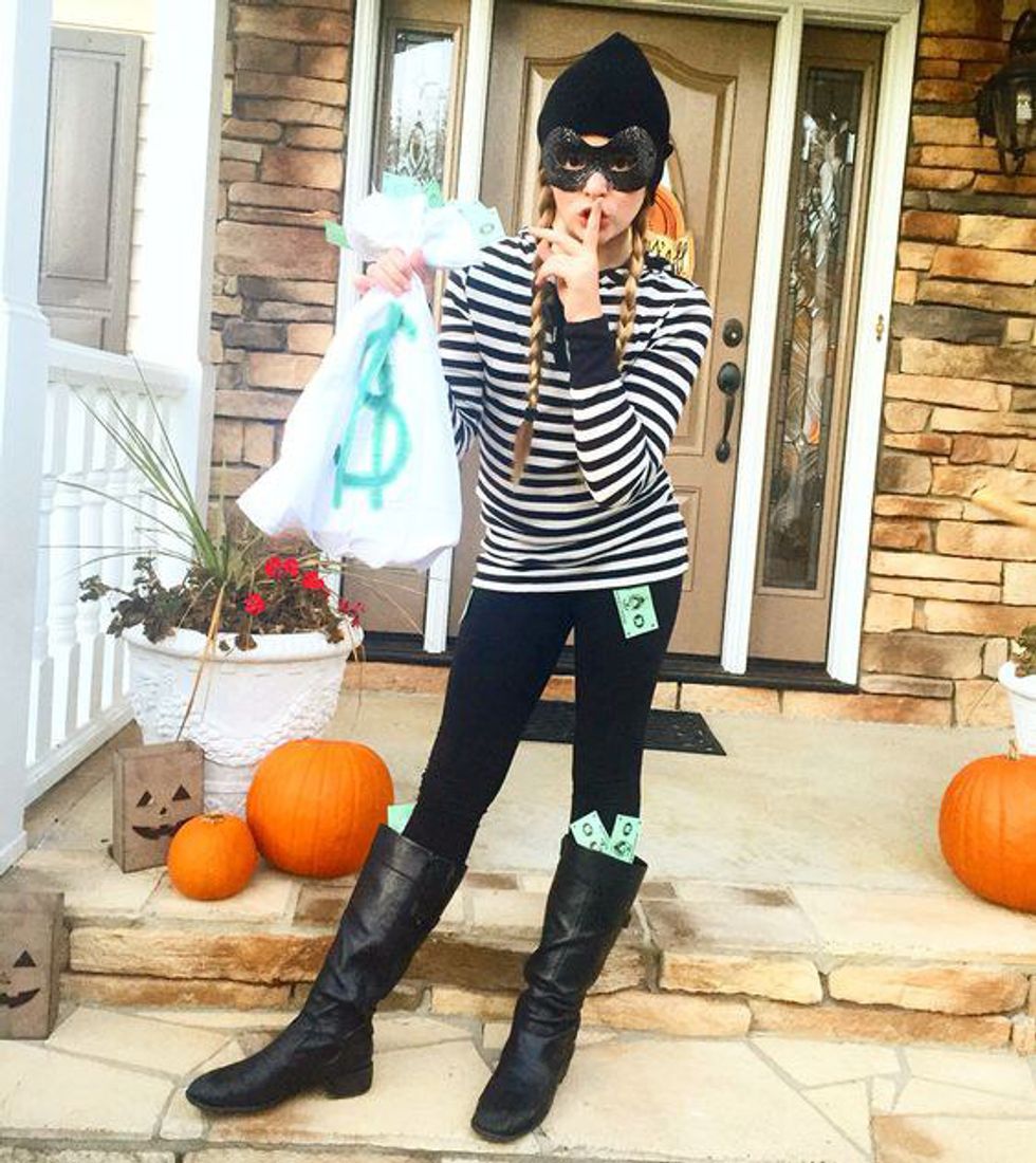 24 Cheap And Easy DIY Halloween Costumes For Everyone