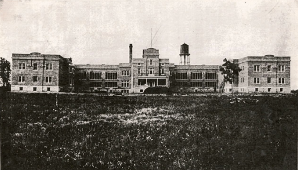 10 Haunted Locations In Wisconsin That Are No Joke