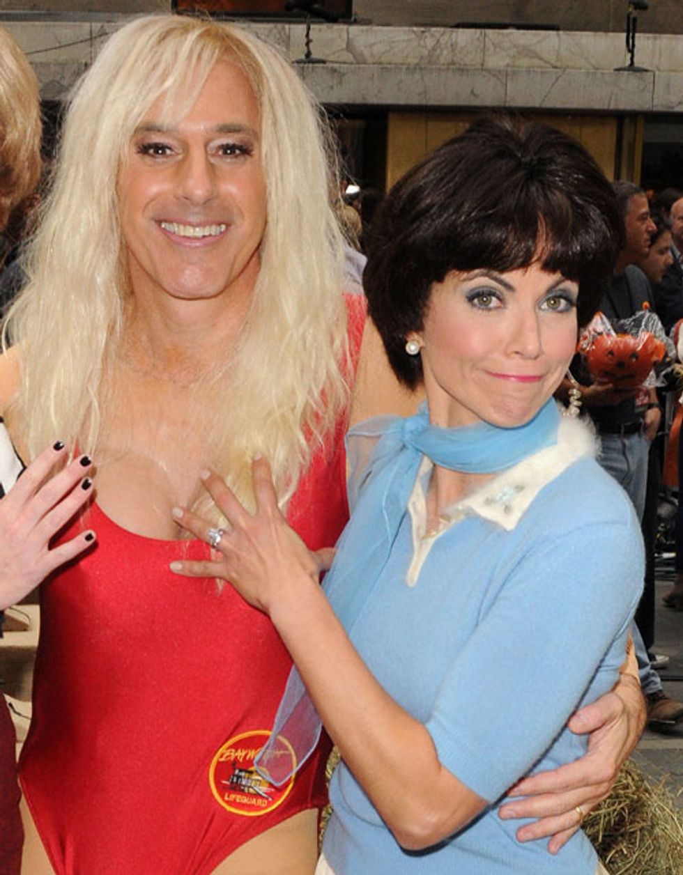 Matt Lauer A Harassing Pervert??? FETCH ME MY SMELLING SALTS, Said No Woman Ever.