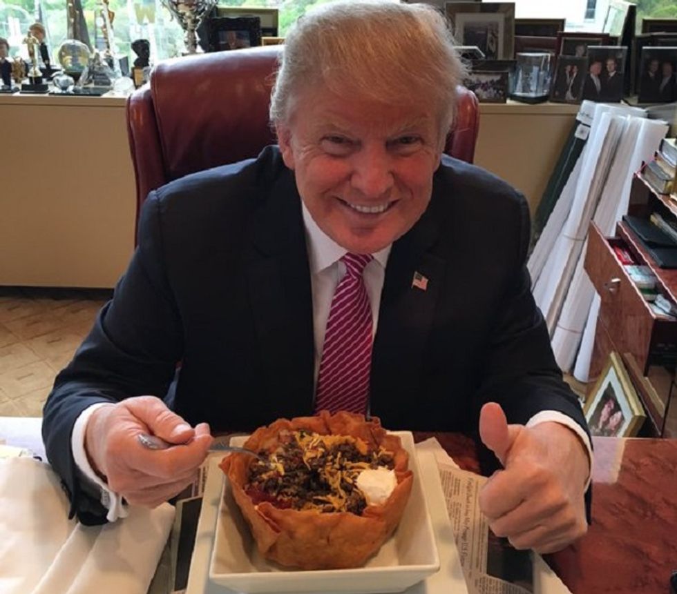 New Trump Labor Rule Lets Trump Steal Servers' Tips (Some More)