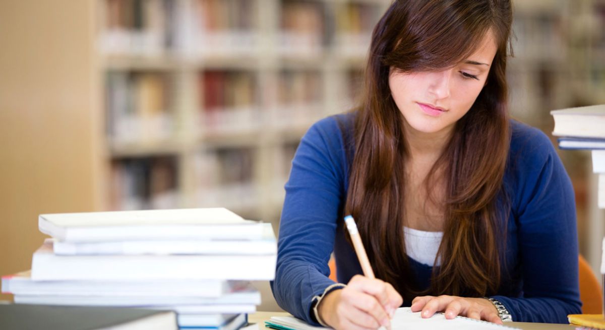 10 Thoughts Students Will Literally Never Escape During Finals Week